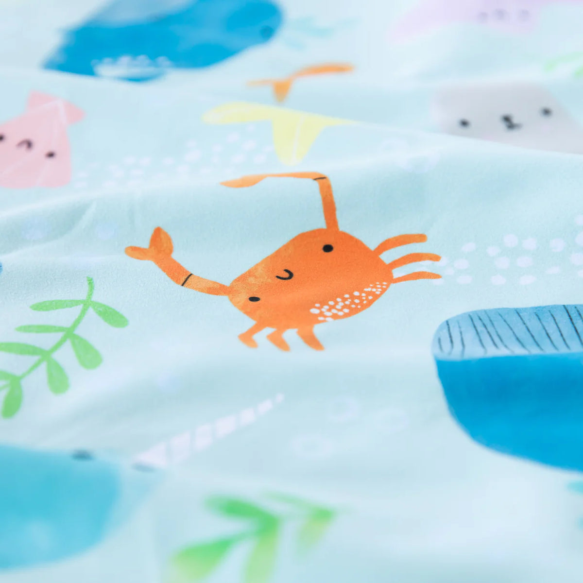 Bumkins Roll & Go Blanket - Rolling with the Waves